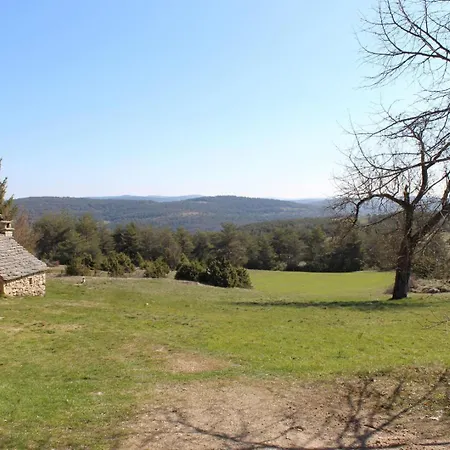 Du Pigeonnier Causse Mejean Casa de Férias Saint-Pierre-des-Tripiers